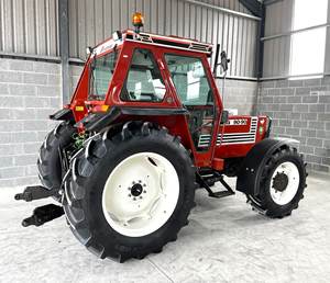 TRACTOR Tractor de Ruedas de 90 CV con Maquinaria para Trabajo y 4001-6000 Horas de Trabajo en Venta - Product Image 3