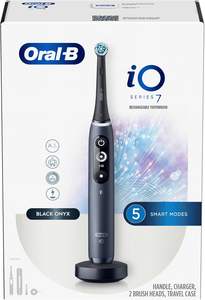 Cepillo de dientes recargable Oral-B iO Serie 7s con 2 mangos, 2 cargadores, 3 cabezales de cepillo y 2 estuches de viaje de lujo - Product Image 3