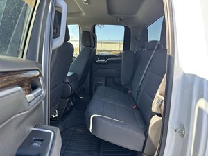 GM_C Sierra 1500 Elevation 2023 Usada en Buen Estado - Product Image 6