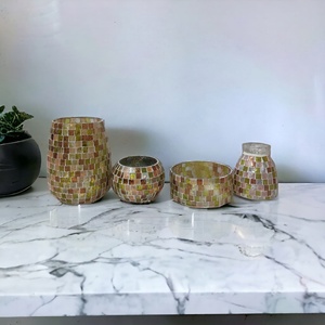 Artisanat en verre coloré cylindrique rond fantaisie décor à la maison de haute qualité vide mosaïque bougie bocaux en verre bocaux pour mariage - Product Image 3