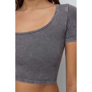 Blouse courte décontractée avec logo brodé, tissu en mousseline de soie tricotée, taille XL, sans col, motif 3D, coupe ajustée pour le printemps et l'automne - Product Image 4