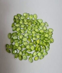 Alta calidad 6*8 MM corte ovalado Natural verde peridoto piedra preciosa suelta parte superior calibrada para la fabricación de joyas - Product Image 4