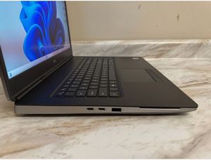 Ordinateur portable de station de travail Dell Precision 7750 d'occasion i7-10850H appareil de CAO et de conception haute performance - Product Image 4