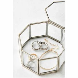 Caja de Joyería de Vidrio Transparente Poligonal de Calidad de Lujo, Marco de Metal, Acabado Personalizado Hecho a Mano, Exhibidor de Mesa de Calidad Superior - Product Image 2