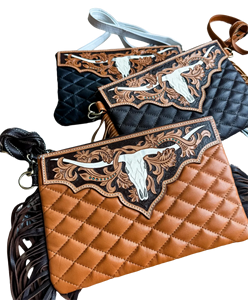 Un bolso cruzado de cuero acolchado Vintage para mujer con detalles hechos a mano y un diseño atemporal - Product Image 1