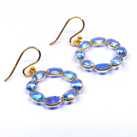 Boucles d'oreilles pendantes Gemvanity classiques et élégantes en argent sterling 925 avec topaze bleue et placage or, pour femme, idéales pour les mariages