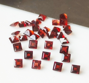 Granate rojo natural 2mm-10mm corte cuadrado facetado piedras preciosas sueltas hechas a mano de alta calidad con juego de color/fuego para la fabricación de joyas - Product Image 4