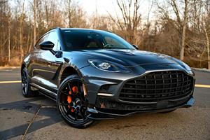 As-ton Mar-tin D B X707, 2024, moteur V8 biturbo de 4,0 L, prix imbattable, soigneusement utilisé - Product Image 2