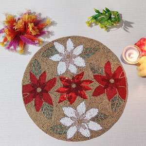 Napperon perlé Chargeur rond fait à la main pour salle à manger de luxe et décor de vacances Pièce unique perlé à la main, napperon, pendaison de crémaillère - Product Image 1