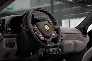 Voiture de sport 2025 8L+ Essence à aspiration naturelle Transmission automatique 400Ps+ 100Nm 3 places Sièges en cuir foncé - Product Image 5