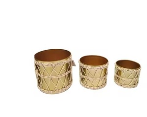 Pote de Metal con textura dorada, diseño Floral, acento de exhibición para la decoración del hogar, elegante sala de estar y comedor, centro de mesa - Product Image 1