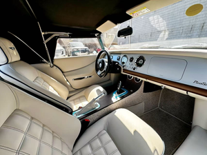 Morgan PLUS SIX 3.0T 2 portes 2 places, augmentation de l'empattement de 20 mm, espace entre les sièges de 200 mm, autonomie NEDC de 601 à 700 km, moteur de 150 à 200 kW, couple de 500 Nm - Product Image 2