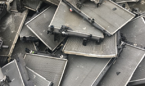 Radiateur en aluminium usagé - Product Image 1