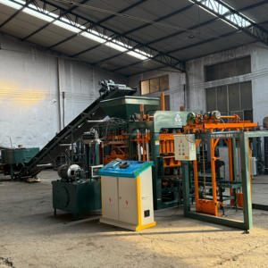 Machine automatique de fabrication de <span class=keywords><strong>blocs</strong></span>, ligne de production de <span class=keywords><strong>blocs</strong></span> en ciment à haut rendement - Product Image 4