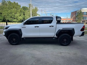 Camioneta Doble Cabina 2025 con Tracción en las Cuatro Ruedas, Automática, Volante a la Izquierda, Bajo Kilometraje, Interior Oscuro, Híbrida de Gasolina - Product Image 5