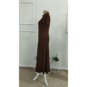 Vestido midi de viscosa con cuello abierto y cremallera frontal de manga corta para mujer de Jane, silueta en A para uso diario informal. - Product Image 4