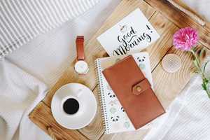 LWM-0170กระเป๋าสตางค์หนังยาวแบบบางสำหรับผู้หญิงสไตล์วินเทจพร้อมโลโก้และพวงกุญแจที่ปรับแต่งได้ - Product Image 6