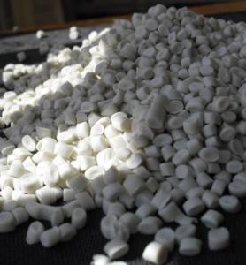 Plastique résistant et résistant aux intempéries de granules de polyéthylène HDPE pour l'usage de construction - Product Image 5