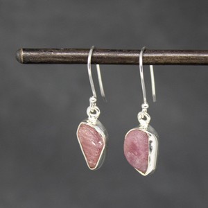 Hermosos Pendientes de Rubí en Bruto con Baño de Oro, Plata de Ley 925, de Alta Calidad para Uso Diario, Regalo para Mujer - Product Image 2