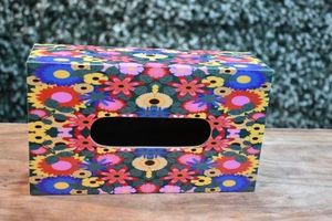 Caja de Papel Tisú de Resina para Uso Doméstico, Porta Servilletas y Almacenamiento, Diseño Elegante con Motivo de Amor para Venta al por Mayor - Product Image 2