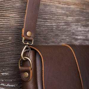 Bolso cruzado personalizado, bandolera, bolso de cuero largo y delgado con decoración de candado, producto OEM, logotipo personalizado, unisex - Product Image 3