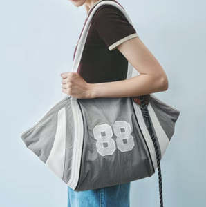 Nuova <span class=keywords><strong>Borsa</strong></span> a <span class=keywords><strong>Tracolla</strong></span> <span class=keywords><strong>Sportiva</strong></span> da <span class=keywords><strong>Donna</strong></span> con Patchwork Primavera 2026 - Product Image 4