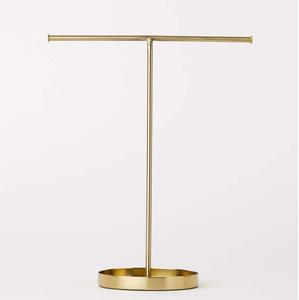 Encantador soporte de joyería de metal de inspiración vintage de nuevo aspecto con artesanía única de estilo antiguo y toques contemporáneos - Product Image 3