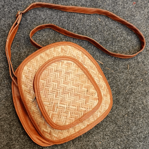 Handmade Elegant Grass Sling Bag <b>Waterproof</b> <b>Pouch</b> & Bag - Product Image 5