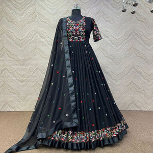 Conjunto de Vestido y Dupatta Bordado en Faux Georgette, Nuevo Vestido de Diseñador Indio para Mujeres y Niñas, Ropa Festiva Lista para Usar y Cosida - Product Image 1