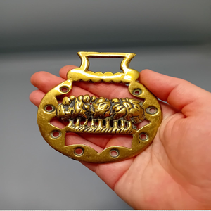 Ouvre-bouteille décoratif en laiton avec un design accrocheur, disponible à des prix de gros. - Product Image 5