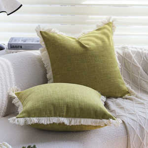 Fundas de Almohada Decorativas de Lana con Estampado Floral de Estilo Boho-Chic, Paquete de 2, Incluye Tamaños de 12x20 Pulgadas y 18x18 Pulgadas - Product Image 3