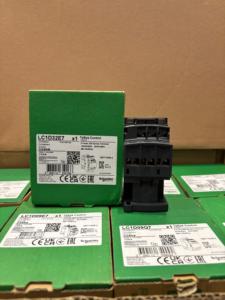 Schneider คอนแทคเตอร์3NO 3P (LC1D32M7) AC-3/AC-3e <= 440V AC 50/60Hz mV & HV คอนแทคแรงดันไฟฟ้าสำหรับ220V 380V AC - Product Image 4