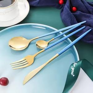 Ensemble de couverts en métal avec finition brillante et poignées en résine, vaisselle d'intérieur, ensemble de couverts en métal - Product Image 3