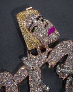 Pendentif de luxe pour femme, plaqué rhodium, avec diamant Moissanite VVS, design personnalisé lettre et visage, idéal pour les soirées - Product Image 3