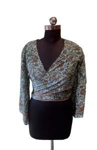 Top corto de verano modesto Sari de seda Vintage estilo bohemio Hippie hecho a mano con lazo frontal y mangas acampanadas - Product Image 2