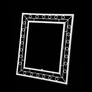 2025 Moderne Maison Décorative Vintage Look Blanc Métal Designer Miroir Cadre Vente Directe D'usine - Product Image 1