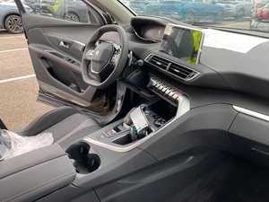 Peugeot 505 Active FWD 2023, essence 1,6 L, transmission automatique 6 vitesses, 160 ch, conduite à gauche, Euro IV, 5 places - Product Image 6