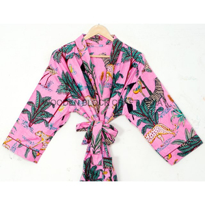 Kimono en coton Élégance intemporelle pour un look classique Kimono à encolure en V avec un design simple et un imprimé floral pour une tenue décontractée - Product Image 3