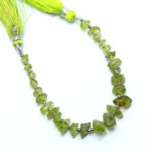 Cuentas de peridoto genuinas naturales sin cortar 5X11MM pepitas lisas para la fabricación de joyas Color verde 5,5 pulgadas de longitud - Product Image 3