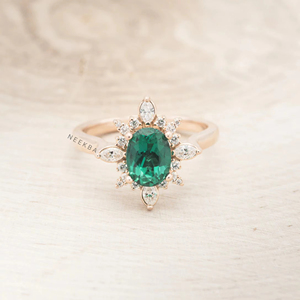 Anillo de Esmeralda cultivado en laboratorio de forma ovalada hecho a mano en oro sólido de 10K Anillo de halo de Esmeralda vintage Anillo de oro de compromiso de corte ovalado - Product Image 1