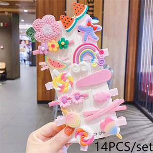 Barrettes de Noël élégantes et adorables pour filles, épingles à cheveux faites à la main avec décorations en plastique, alliage, tissu et PC, idéales pour les fêtes - Product Image 1