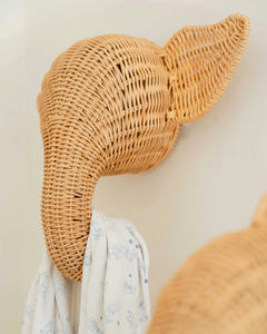 Décoration murale d'enfant en rotin d'éléphant d'animal en osier minimal pour accrocher de petits accessoires dans le décor de chambre d'enfants du Vietnam - Product Image 1