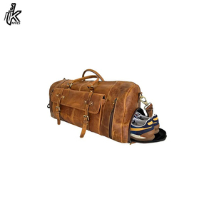 Sacs de sport de qualité supérieure, sacs de voyage en cuir véritable, taille cabine, unisexe, en vente - Product Image 6