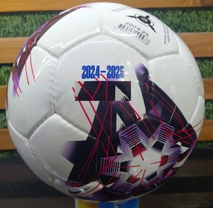 Balón de fútbol de entrenamiento para adultos personalizable de alta calidad, logotipo impreso, equipo de fútbol HECHO DE PU y material de cuero - Product Image 3