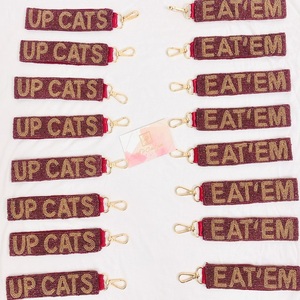 Porte-clés de sac de perles de rocaille ornée de main indienne à la mode Porte-clés perlés chics - Product Image 1