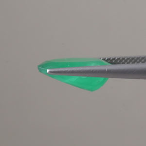 Esmeralda Natural Certificada IGI, Gema Suelta al por Mayor, 4.65 Quilates, Corte Ovalado 13x10.5mm, Verde Premium, Luz Excelente, Calidad Premium - Product Image 2