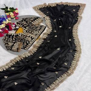 Sari de Seda Satén Suave y Elegante VASTRA COTTAGE con Bordado de Lentejuelas, Borde Calado y Blusa Adornada a Juego - Product Image 1