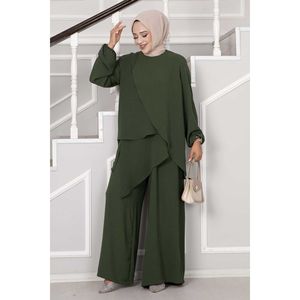 ชุดฮิญาบสองชิ้นแบบแอโรบินสีกากี ตัดเย็บแบบอสมมาตร รุ่นท็อป - Product Image 3