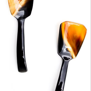 Cuchara de Latón Lisa Hecha a Mano, Accesorio de Cocina Ligero, Textura Natural, Diseño Industrial Art Deco, para Servir Aperitivos y Salsas - Product Image 1