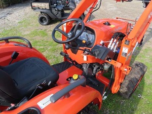 Tractor Kubota Serie L02 L3902 |   Tractor Agrícola Diésel de 39 HP con Tracción en las 4 Ruedas para Agricultura - Product Image 2